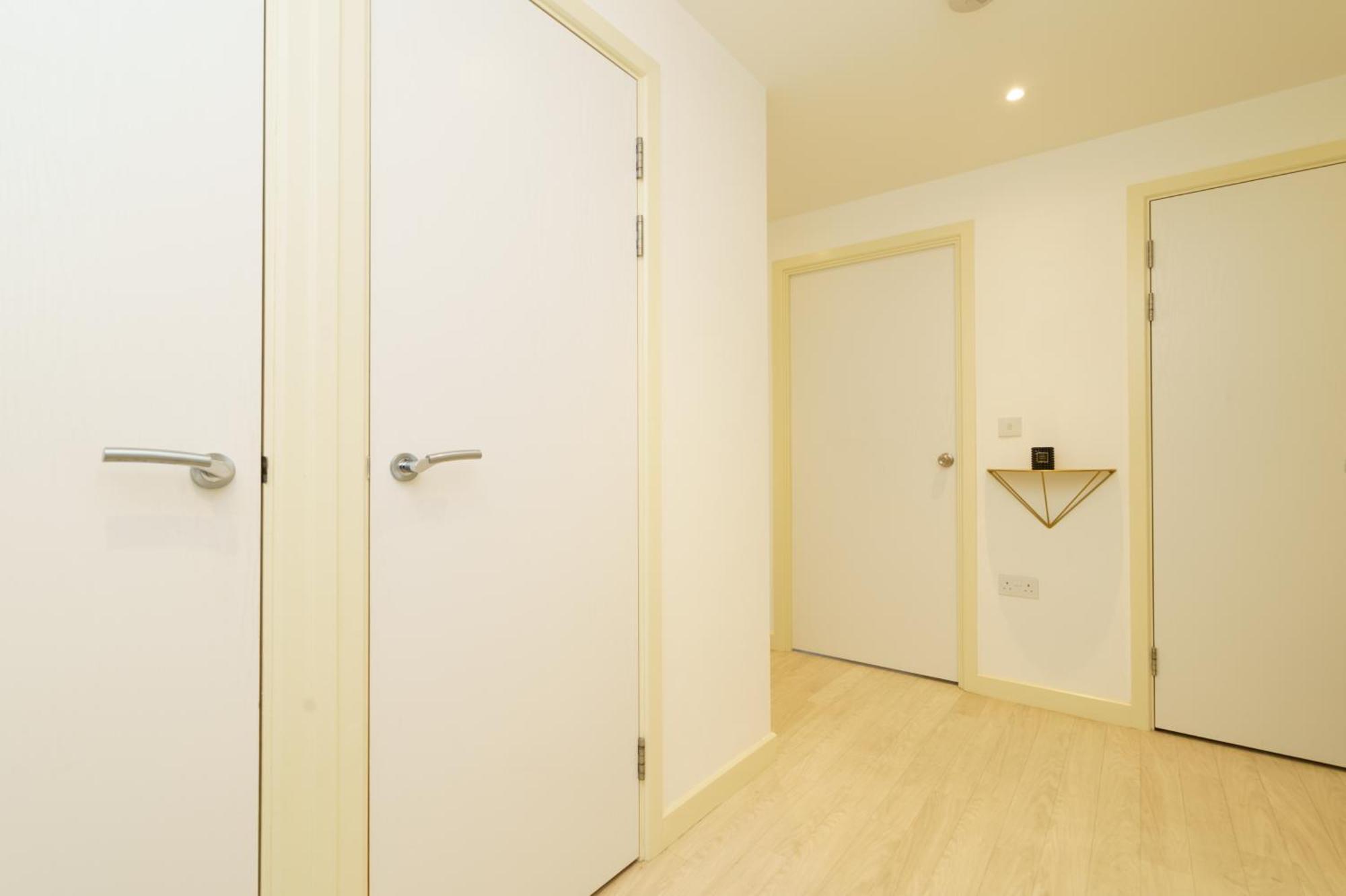Stylish Surrey Quays Apartment - 10 Mins From Station Londen Buitenkant foto